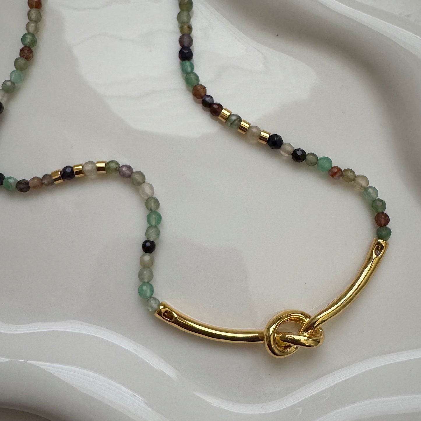 green beads knot necklace