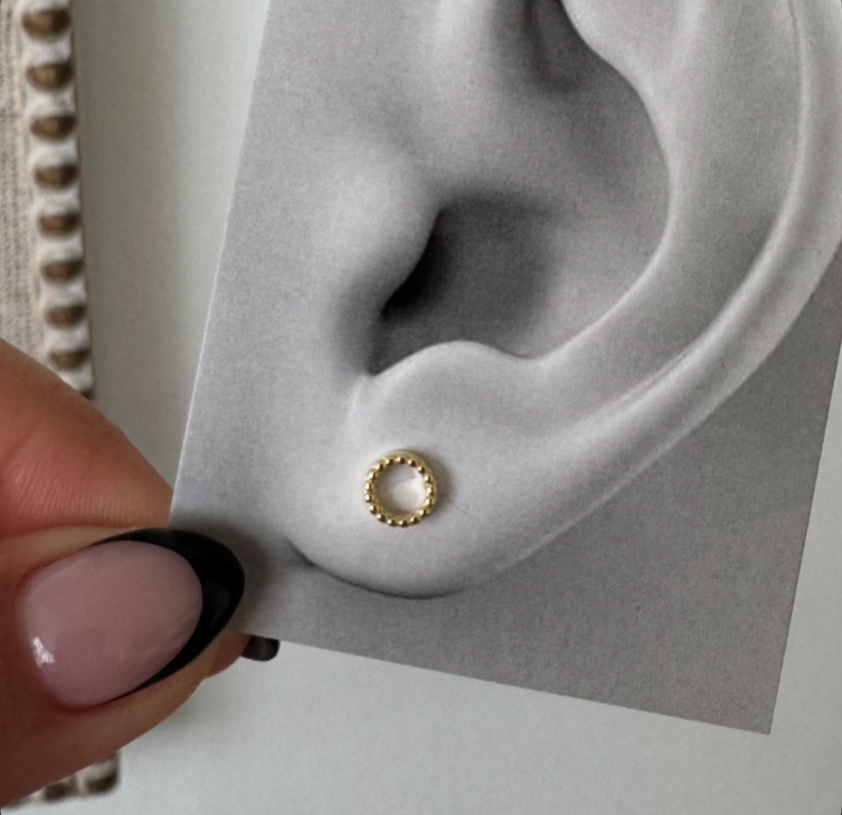 circle stud