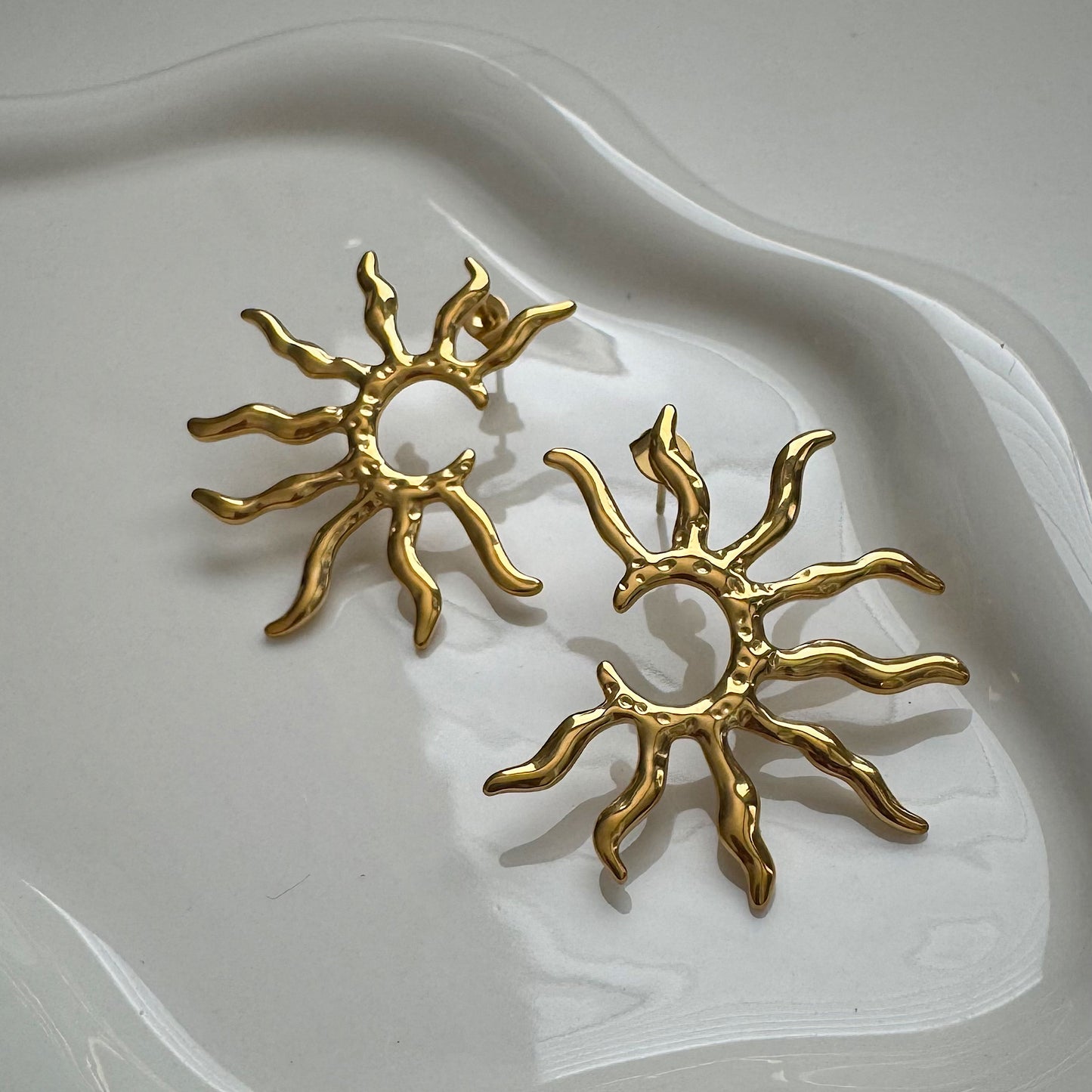 sun studs