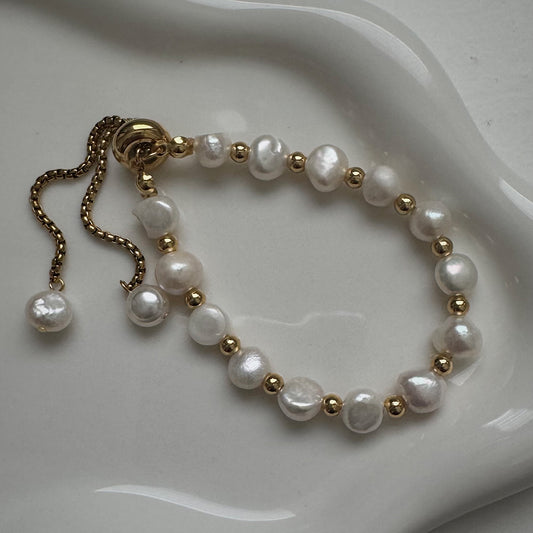 la perla adjustable bracelet