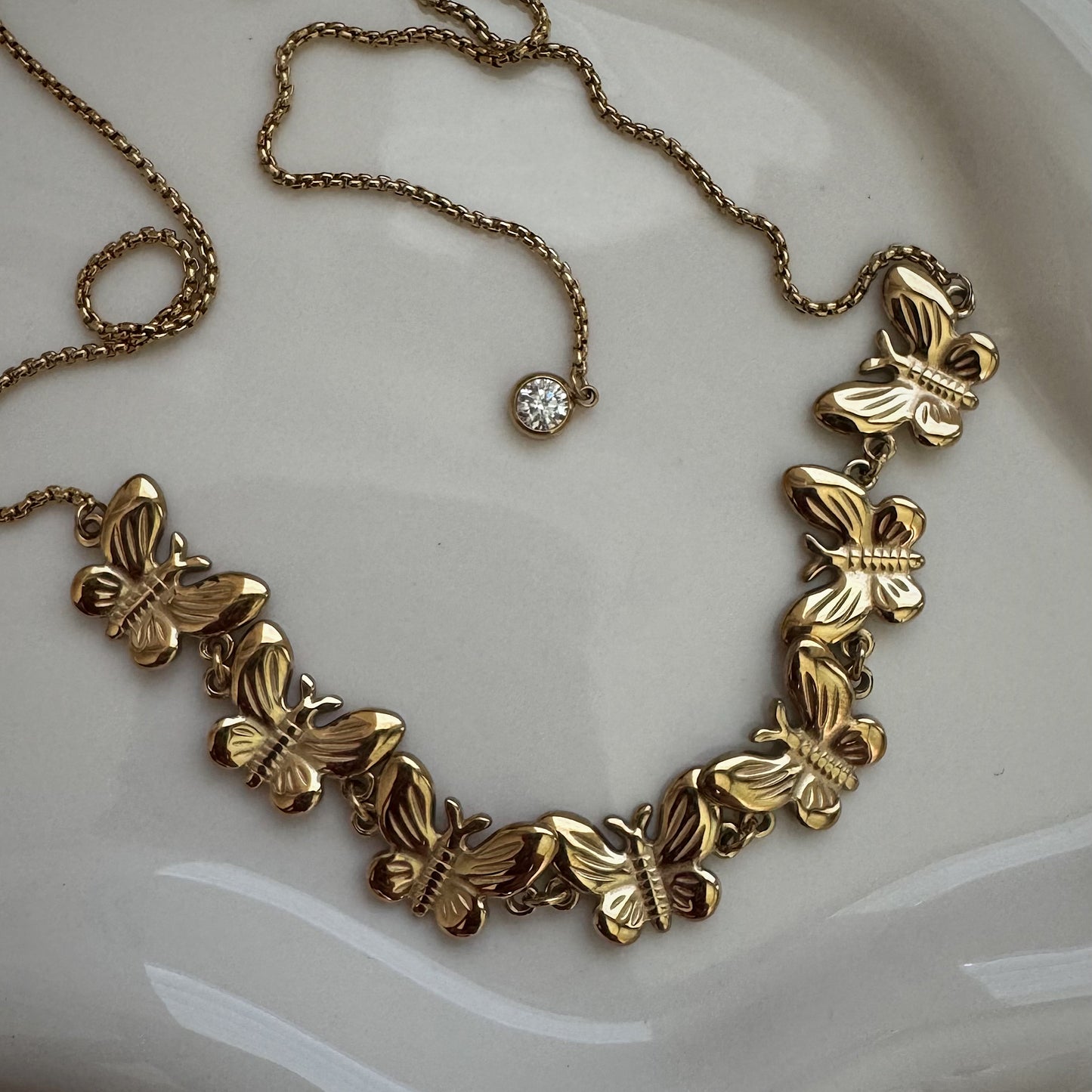 butterfly choker