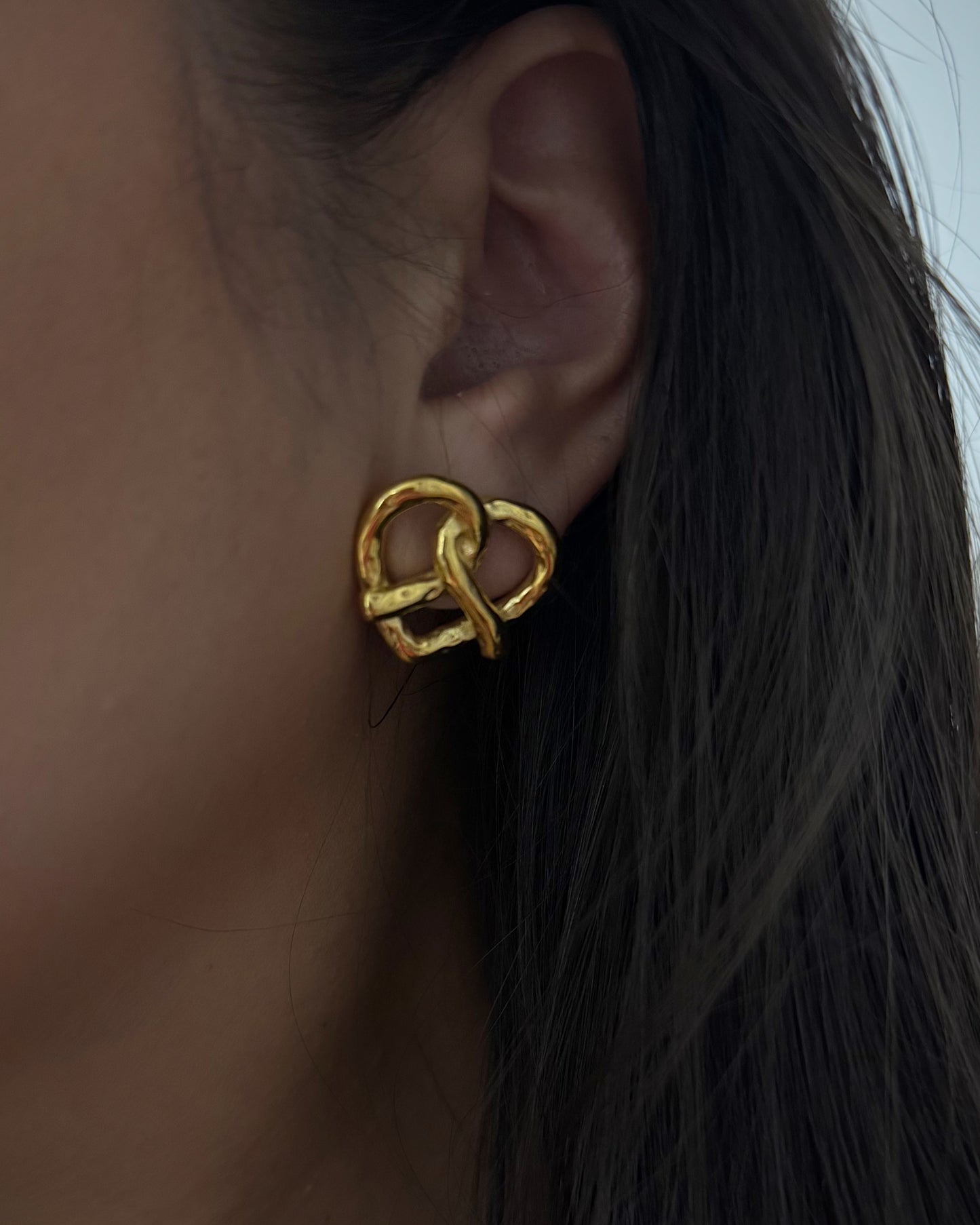 pretzel heart studs