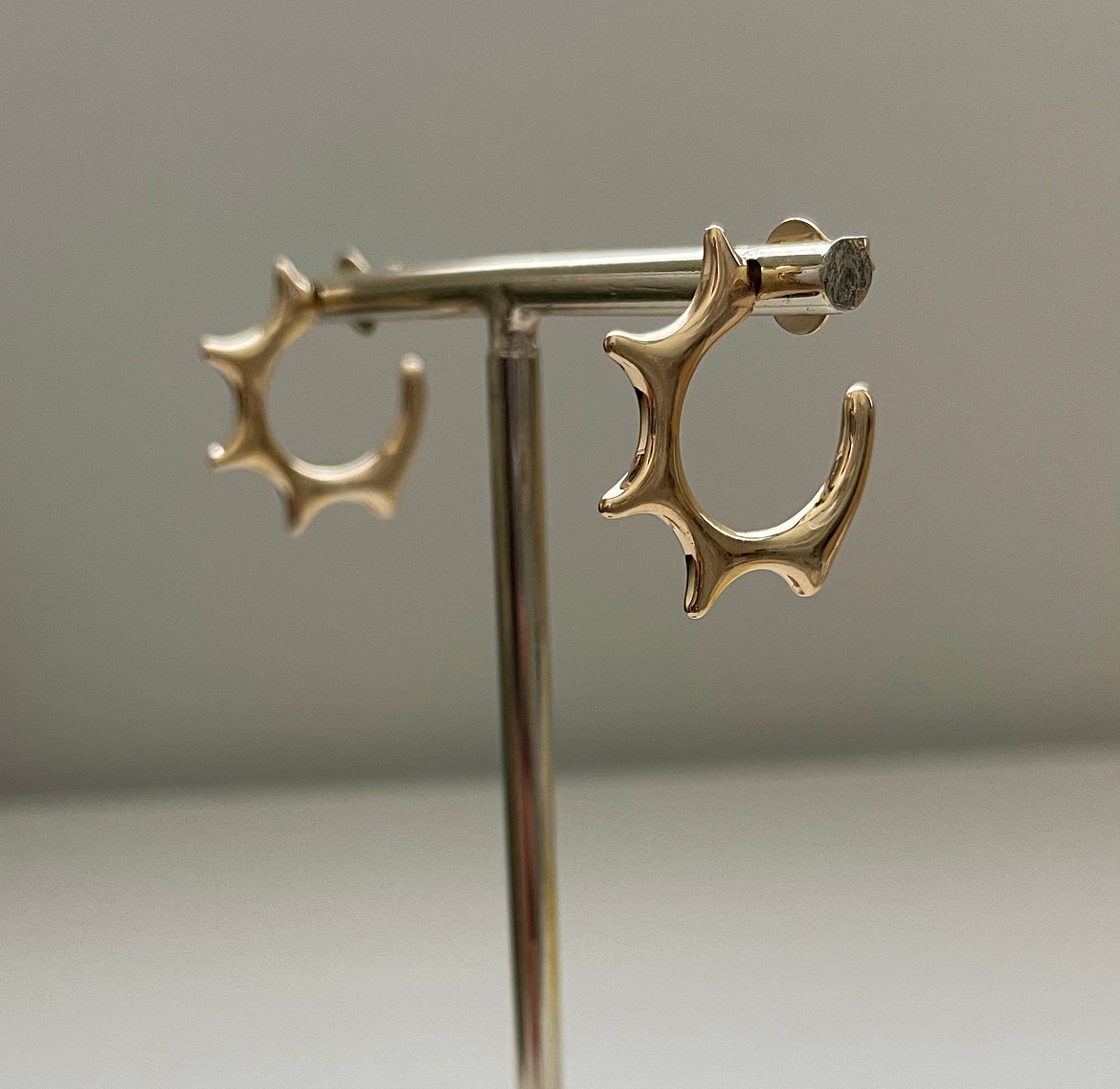 pointy hoops