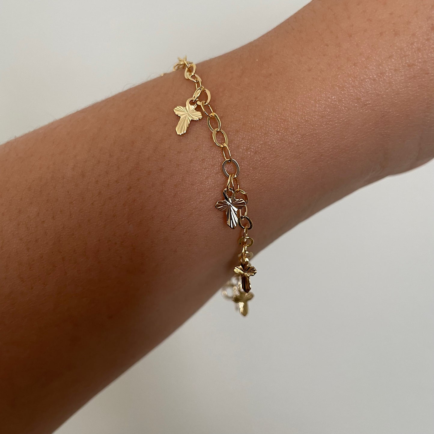 cruz bracelet