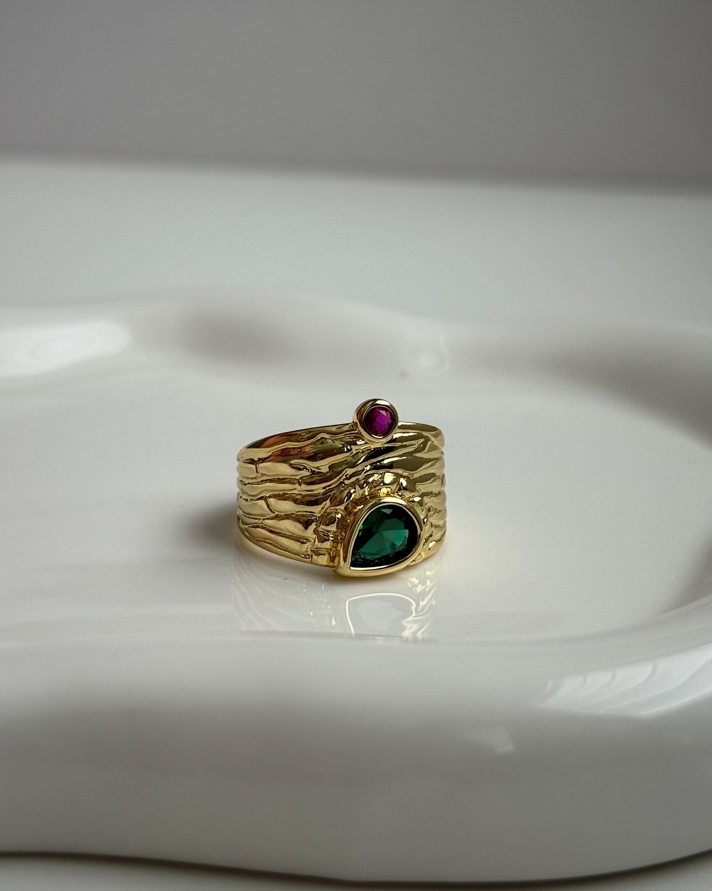 emerald statement band