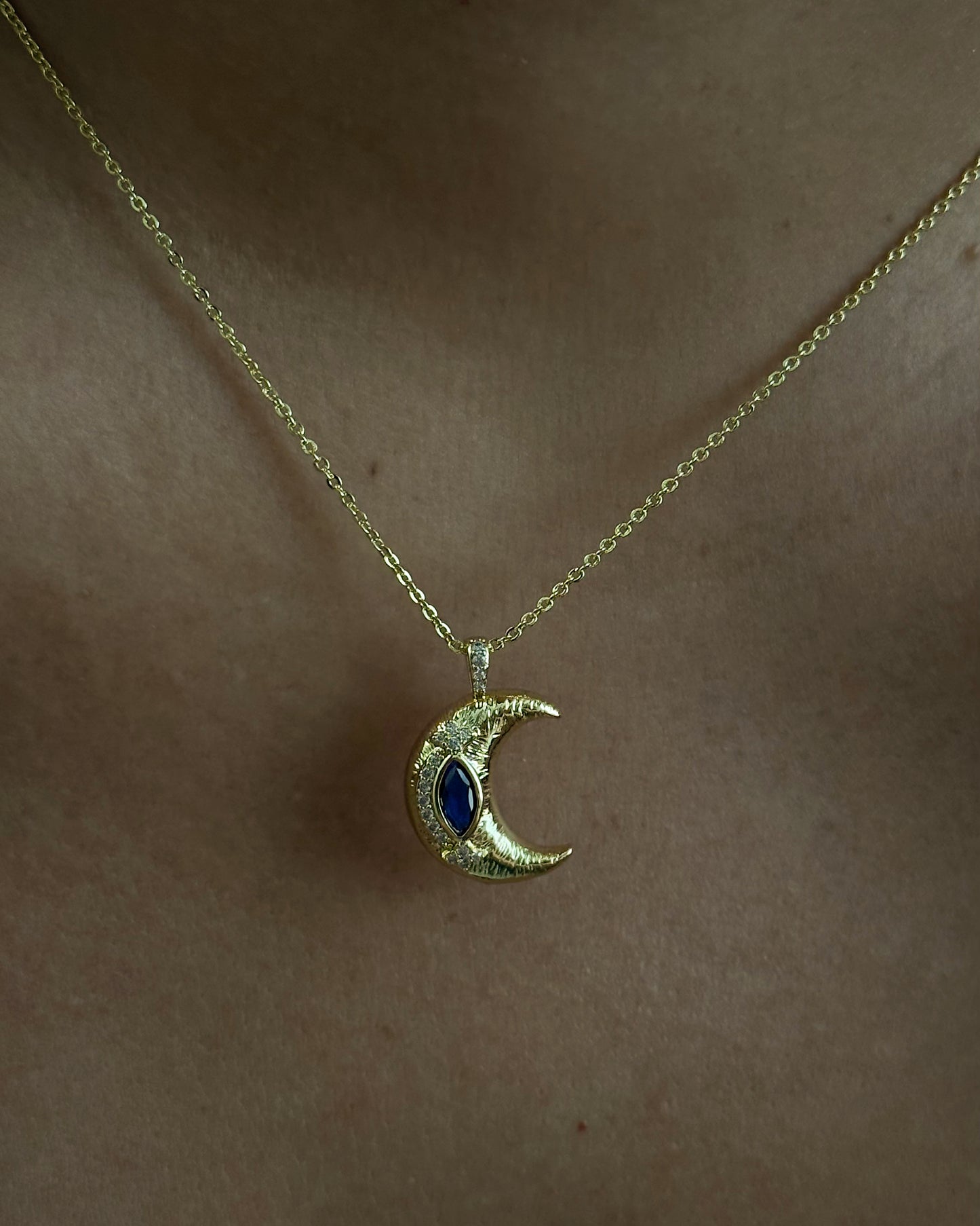 la luna necklace