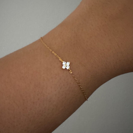 dainty flower bracelet