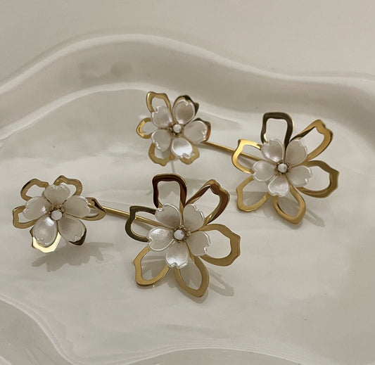 white flower dangles