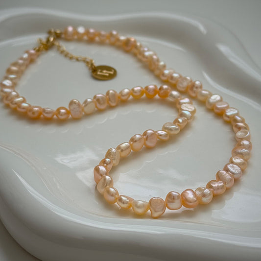 pink pearl choker