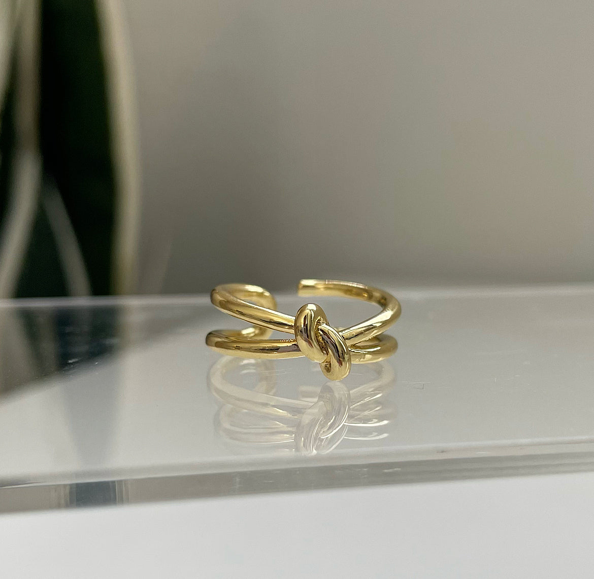 knot ring