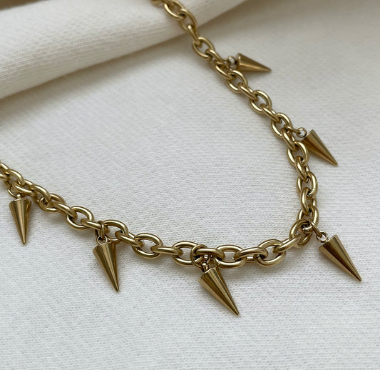 spikes necklace